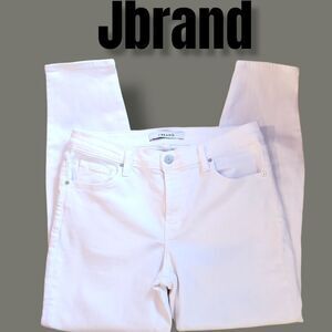 JBRAND Mid Rise Capri Blanc.  **Priced to sell; Price firm.